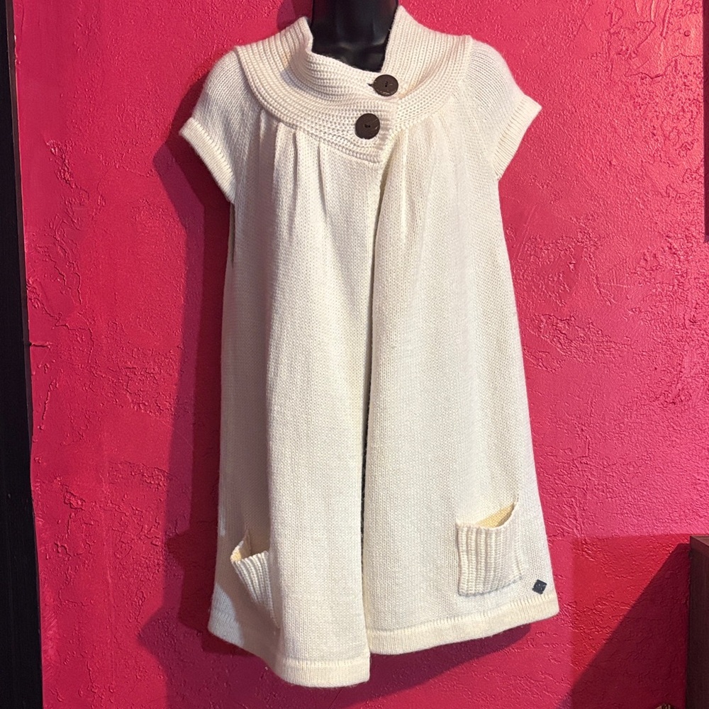Roxy Cream longer length cardigan sweater. Minimalist, surfer girl, Sz large.